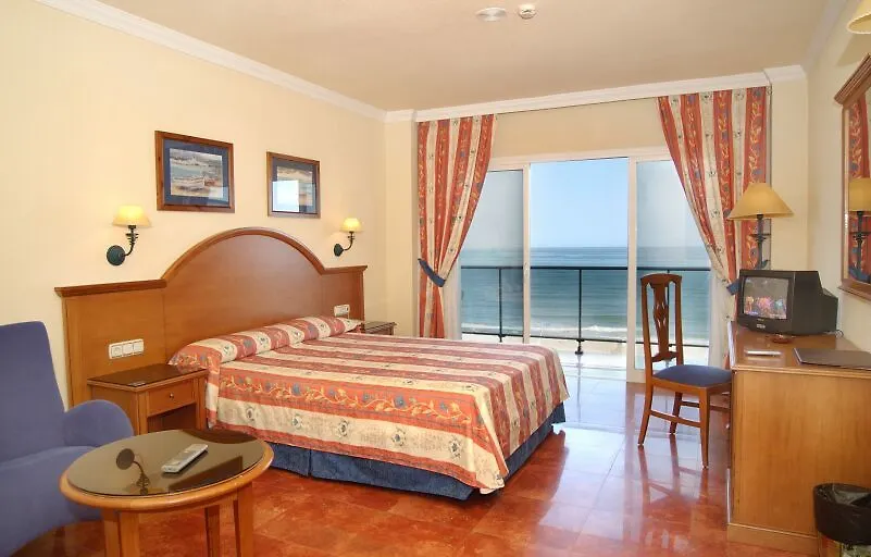 Hotel Isabel Torremolinos 4*,
